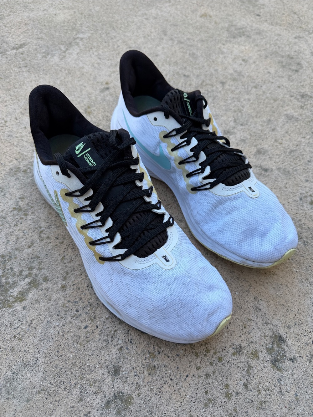 Nike Air Zoom Vomero 14 Glacier White Women's Running Sneaker Size 9